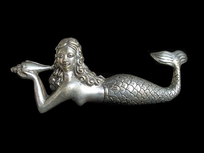 Versilberte Bronzefigur